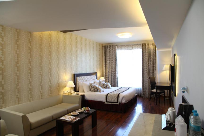 Treehouse Queens Pearl Gurgaon Luaran gambar